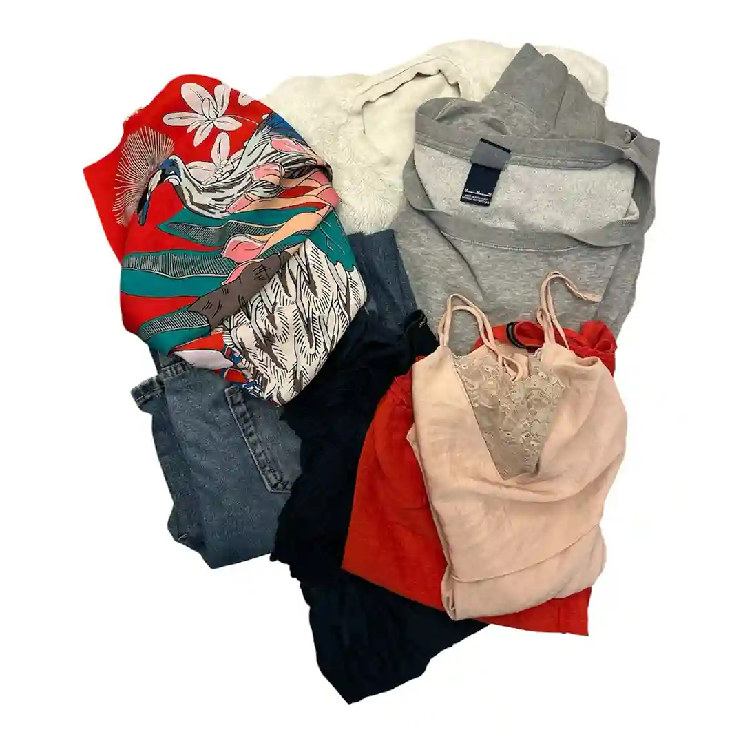 Enchère Lot vêtements seconde main – femme – #575 – P.P. lot occasion 35,68€